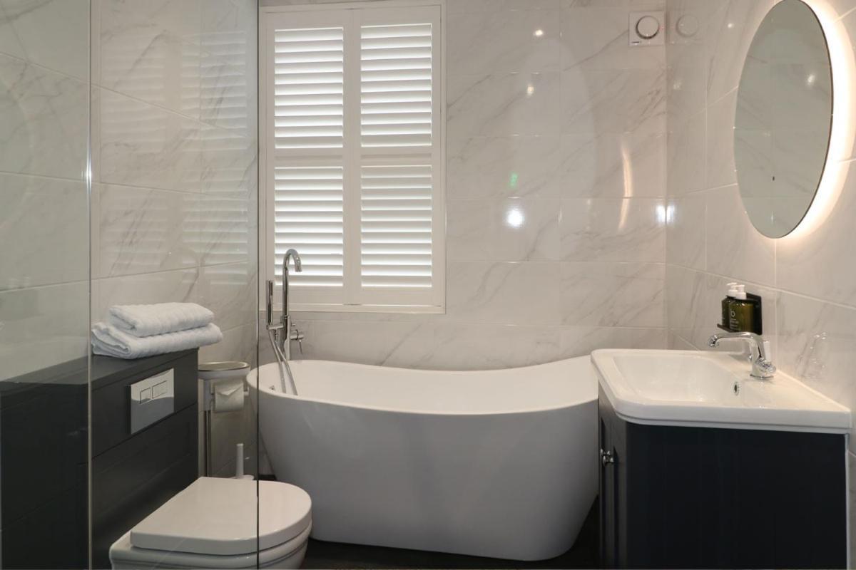 Ashbourne Luxury Suites Екстериор снимка