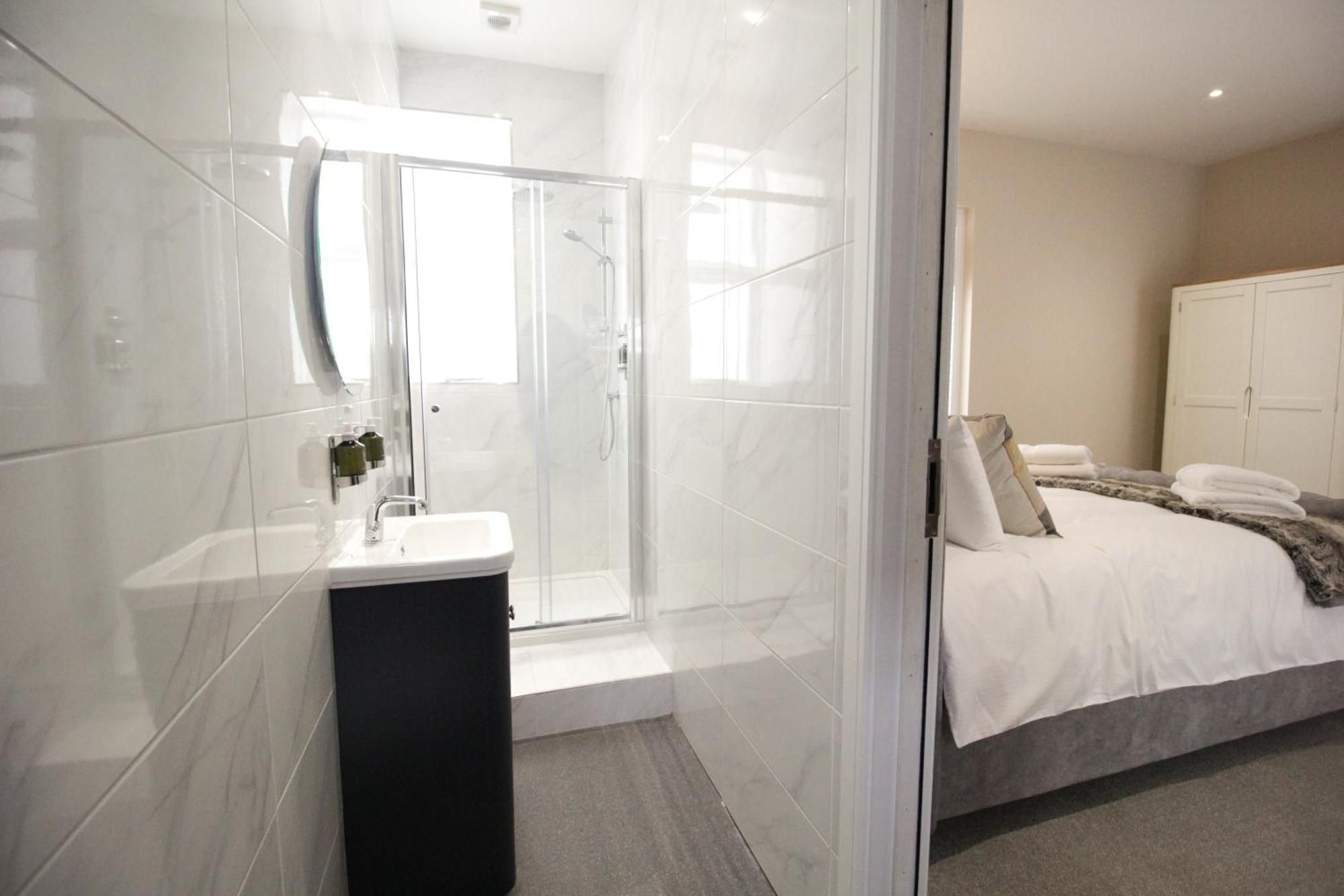 Ashbourne Luxury Suites Екстериор снимка